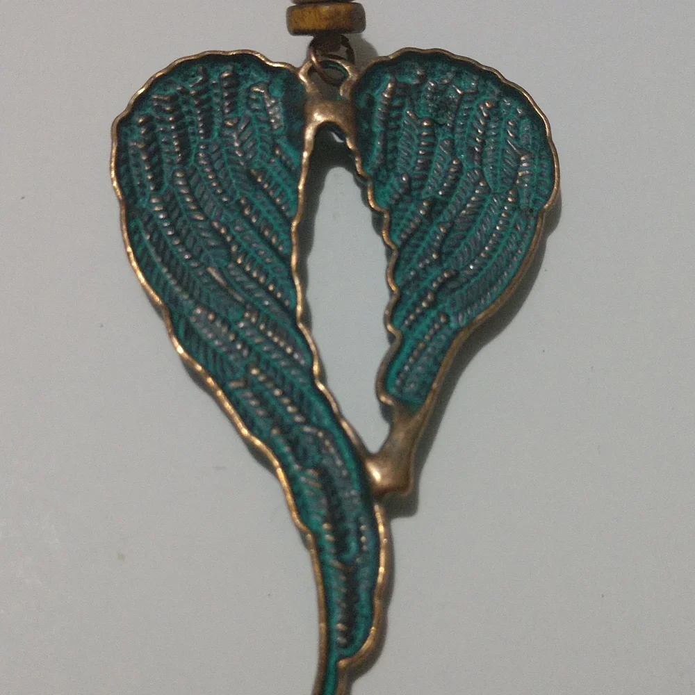 Necklace Angel Wings Heart Charm on Suede Strap - Picture 7 of 11